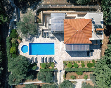 Vederi Estate Villa Melpomeni top-down view